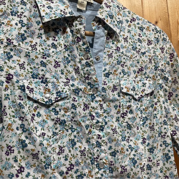 Floral Western Shirt - Picture 2 of 5